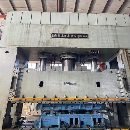 []南通锻压1600吨，台面2.5米4.5米，开口2.1米，滑块行.